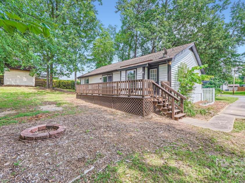 2009 Pinevalley Road, Rock Hill, SC 29732.  MLS# CAR4261229, YatesRealty ID 18052. 