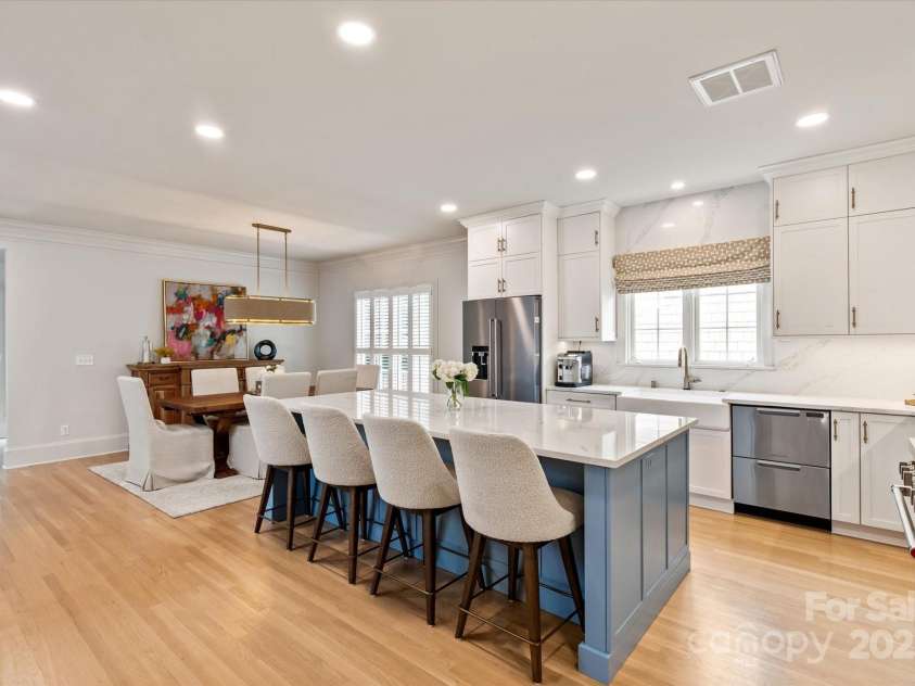 5917 Bridger Court, Charlotte, NC 28211.  MLS# CAR4262834, YatesRealty ID 18053. 