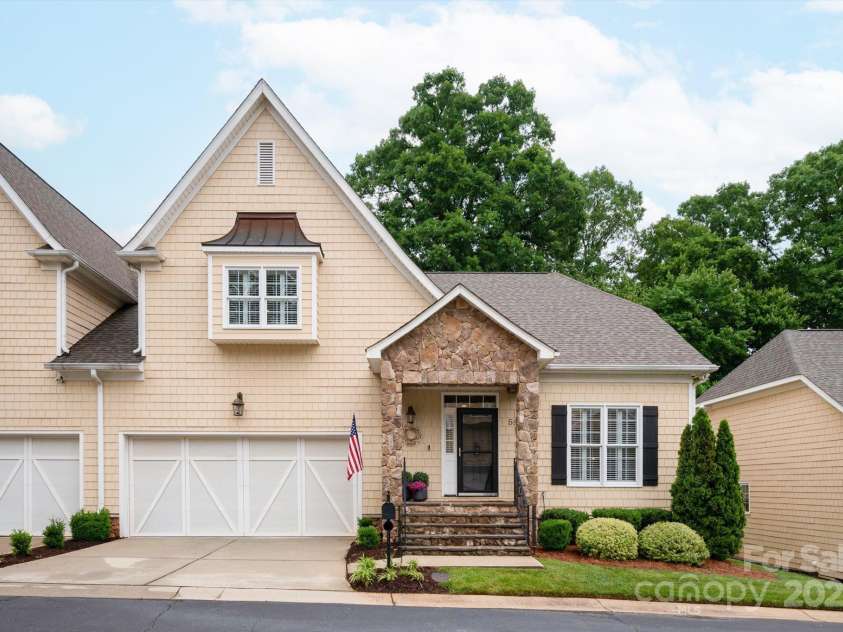 5917 Bridger Court, Charlotte, NC 28211.  MLS# CAR4262834, YatesRealty ID 18053. 