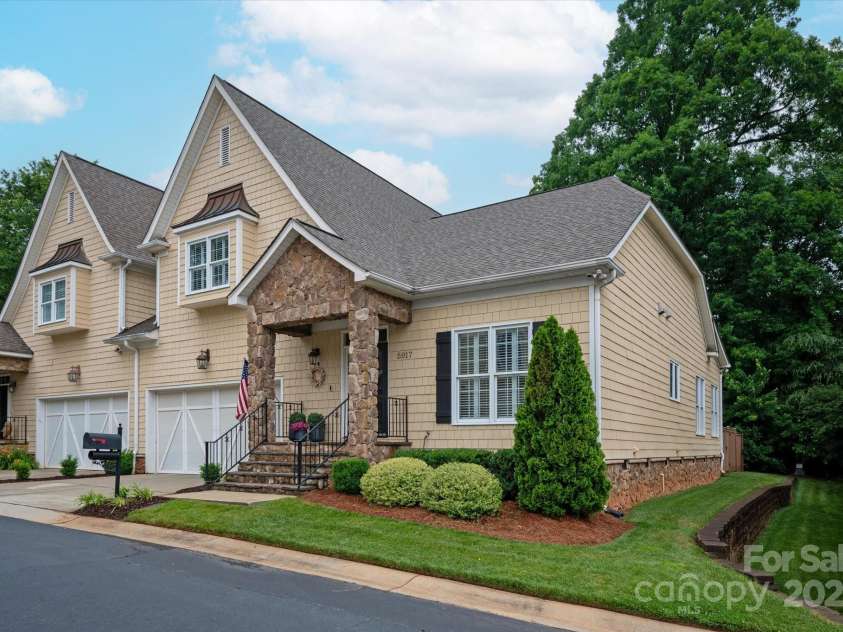 5917 Bridger Court, Charlotte, NC 28211.  MLS# CAR4262834, YatesRealty ID 18053. 
