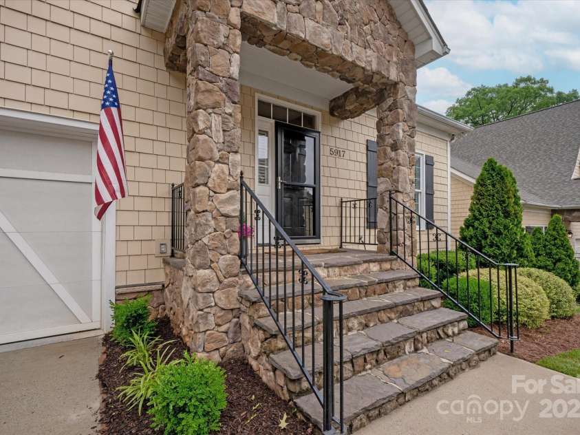 5917 Bridger Court, Charlotte, NC 28211.  MLS# CAR4262834, YatesRealty ID 18053. 