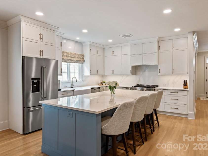 5917 Bridger Court, Charlotte, NC 28211.  MLS# CAR4262834, YatesRealty ID 18053. 