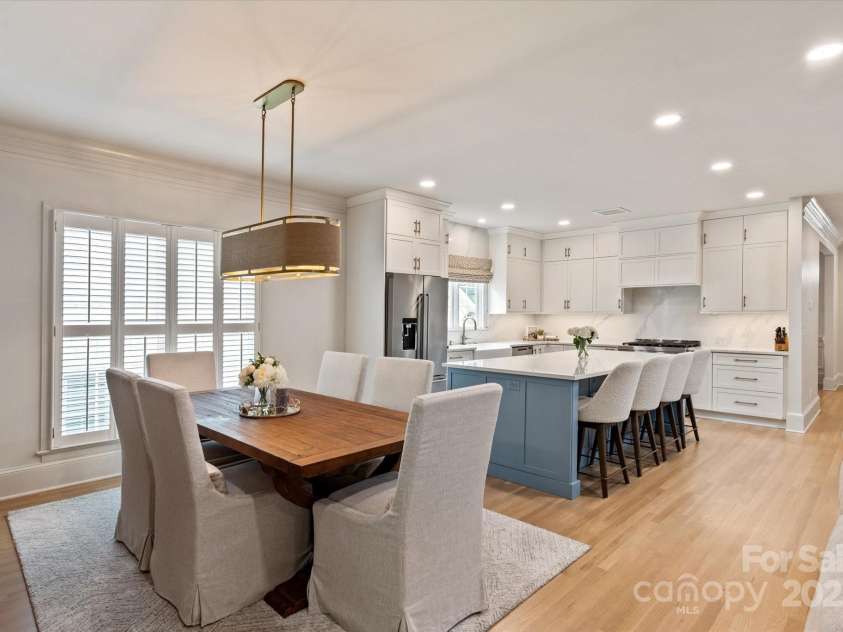 5917 Bridger Court, Charlotte, NC 28211.  MLS# CAR4262834, YatesRealty ID 18053. 