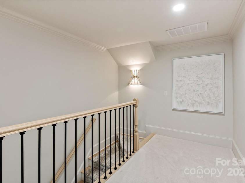 5917 Bridger Court, Charlotte, NC 28211.  MLS# CAR4262834, YatesRealty ID 18053. 