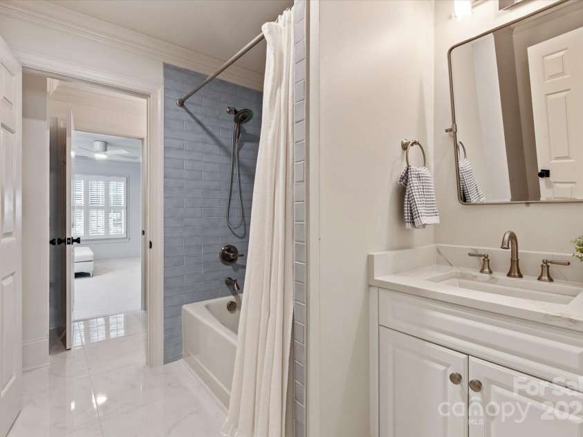 5917 Bridger Court, Charlotte, NC 28211.  MLS# CAR4262834, YatesRealty ID 18053. 