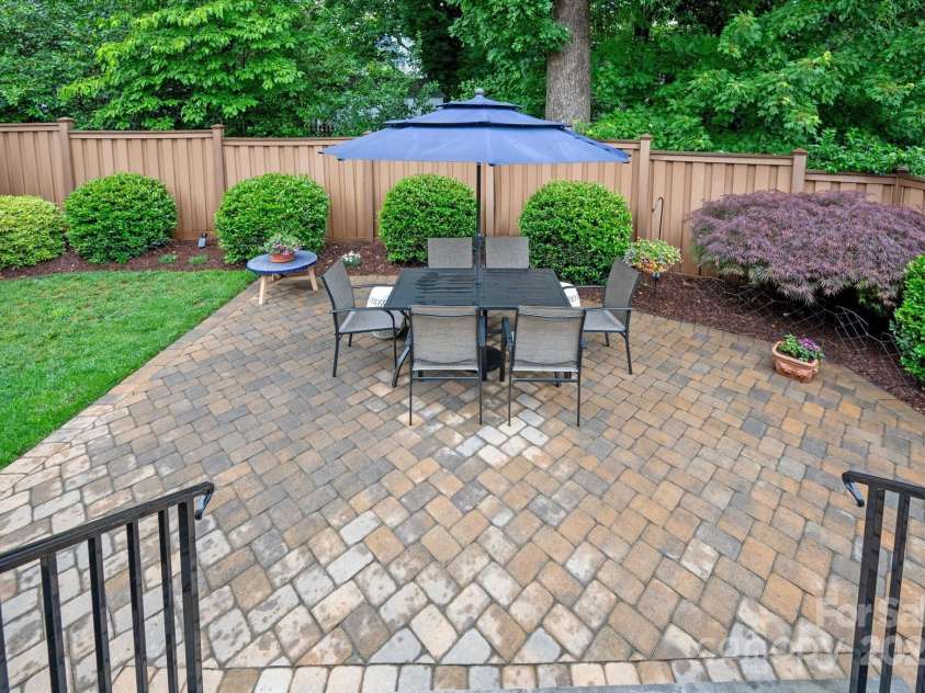 5917 Bridger Court, Charlotte, NC 28211.  MLS# CAR4262834, YatesRealty ID 18053. 