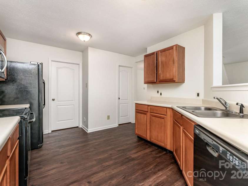 7601 Eben Drive, Charlotte, NC 28269.  MLS# CAR4315907, YatesRealty ID 18053. 
