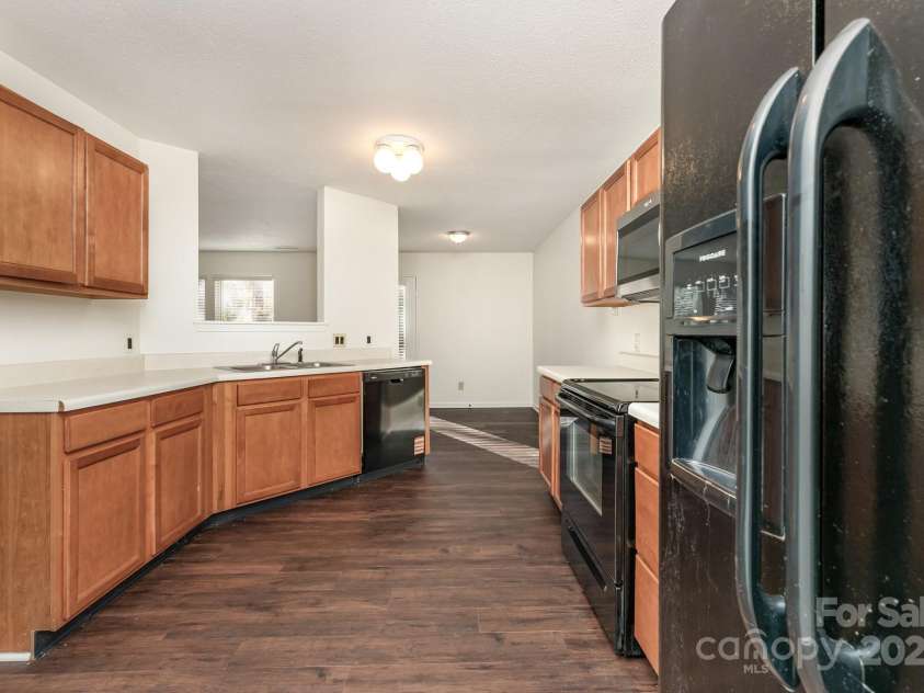 7601 Eben Drive, Charlotte, NC 28269.  MLS# CAR4315907, YatesRealty ID 18053. 