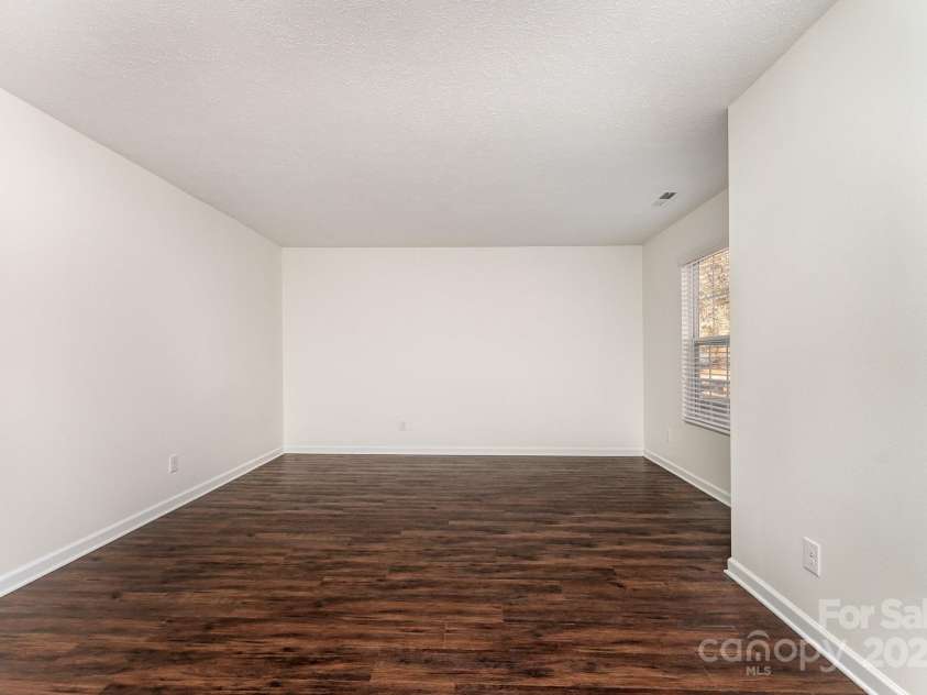 7601 Eben Drive, Charlotte, NC 28269.  MLS# CAR4315907, YatesRealty ID 18053. 