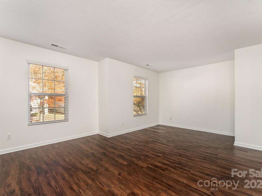 7601 Eben Drive, Charlotte, NC 28269.  MLS# CAR4315907, YatesRealty ID 18053. 