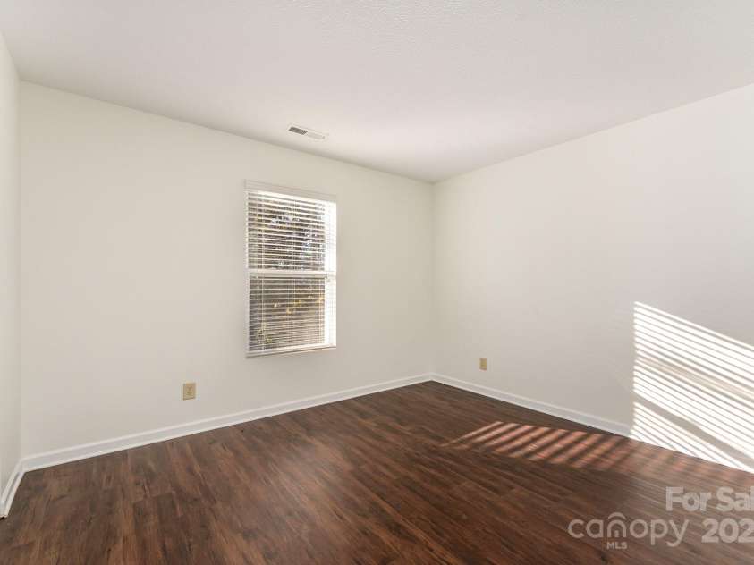 7601 Eben Drive, Charlotte, NC 28269.  MLS# CAR4315907, YatesRealty ID 18053. 