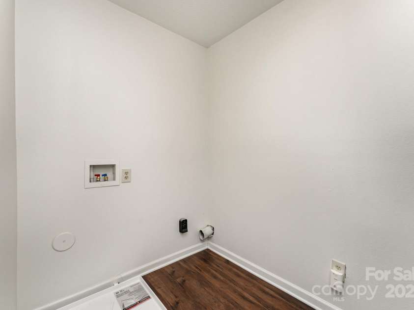 7601 Eben Drive, Charlotte, NC 28269.  MLS# CAR4315907, YatesRealty ID 18053. 