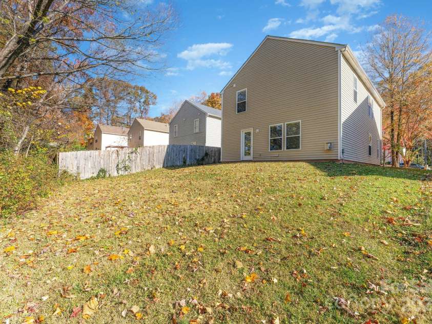 7601 Eben Drive, Charlotte, NC 28269.  MLS# CAR4315907, YatesRealty ID 18053. 