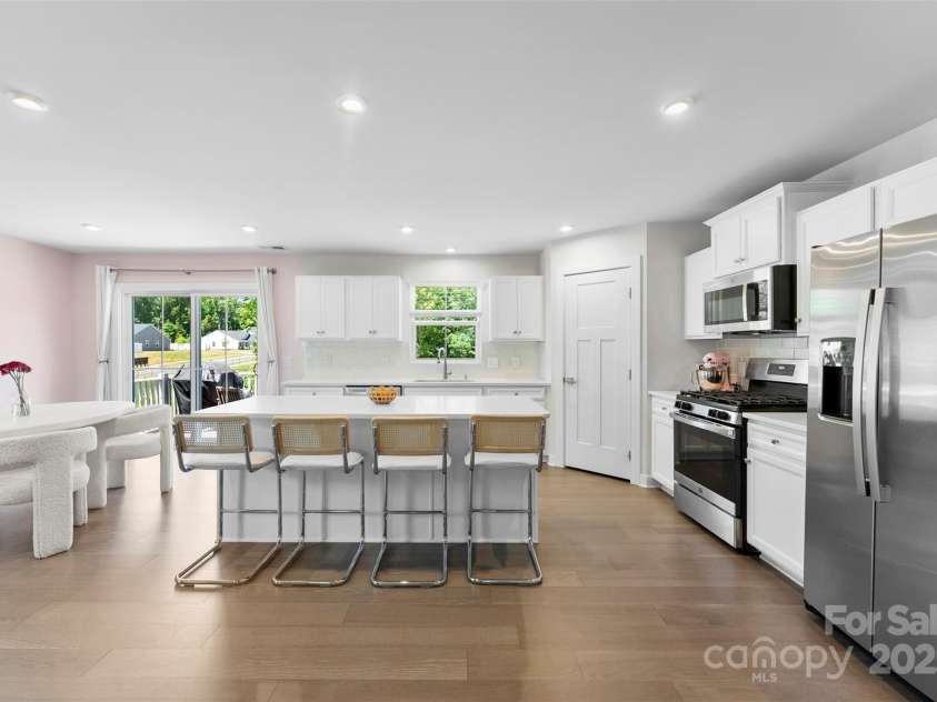 2217 Goldwood Drive, Charlotte, NC 28215.  MLS# CAR4263973, YatesRealty ID 18054. 