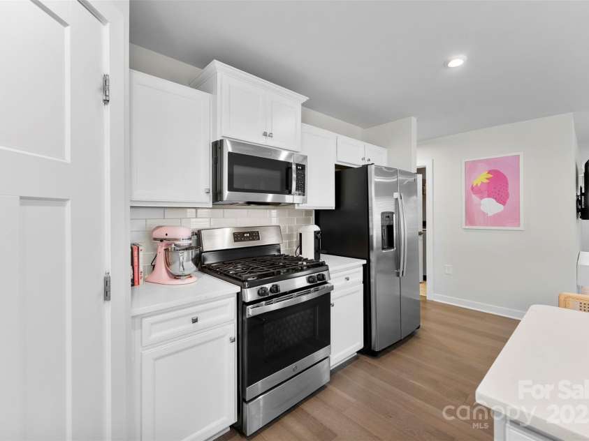 2217 Goldwood Drive, Charlotte, NC 28215.  MLS# CAR4263973, YatesRealty ID 18054. 