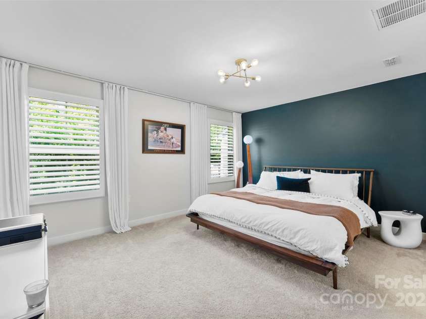 2217 Goldwood Drive, Charlotte, NC 28215.  MLS# CAR4263973, YatesRealty ID 18054. 