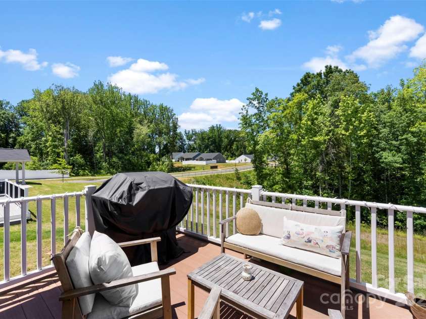 2217 Goldwood Drive, Charlotte, NC 28215.  MLS# CAR4263973, YatesRealty ID 18054. 