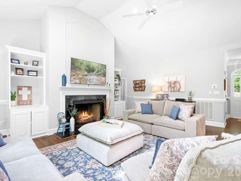 199 Buckingham Place Road, Mooresville, NC 28115.  MLS# CAR4371277, YatesRealty ID 18056. 
