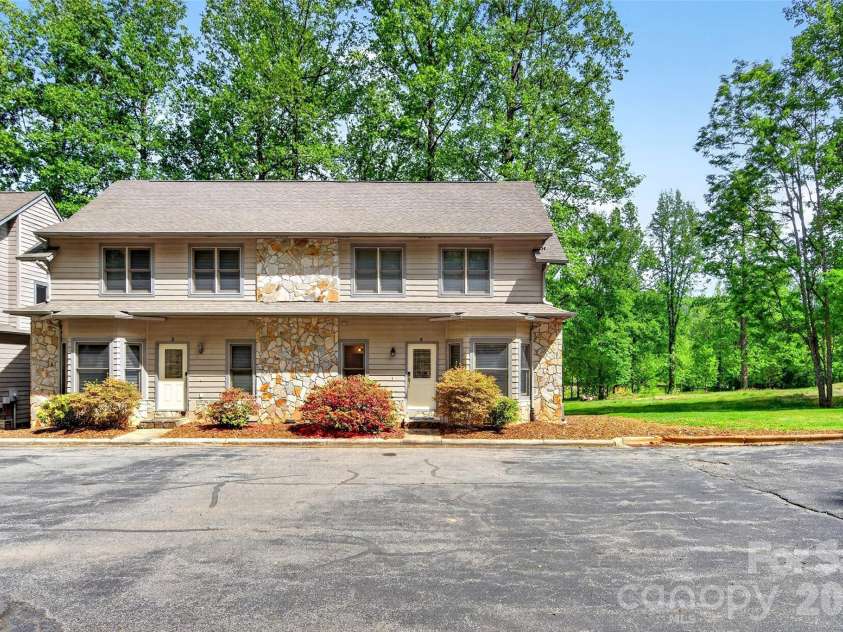 307 Blue Ridge Drive, Marion, NC 28752.  MLS# CAR4371720, YatesRealty ID 18058. 