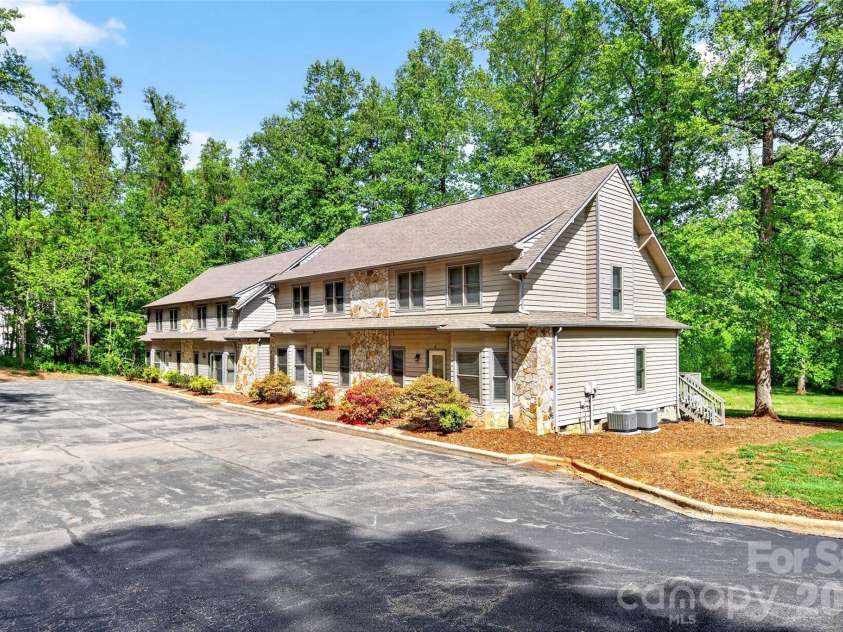 307 Blue Ridge Drive, Marion, NC 28752.  MLS# CAR4371720, YatesRealty ID 18058. 