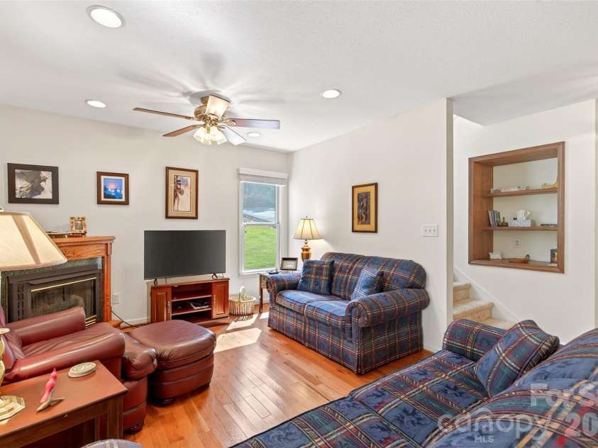 307 Blue Ridge Drive, Marion, NC 28752.  MLS# CAR4371720, YatesRealty ID 18058. 