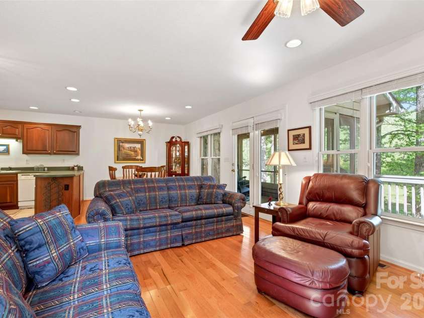307 Blue Ridge Drive, Marion, NC 28752.  MLS# CAR4371720, YatesRealty ID 18058. 