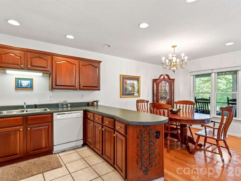 307 Blue Ridge Drive, Marion, NC 28752.  MLS# CAR4371720, YatesRealty ID 18058. 