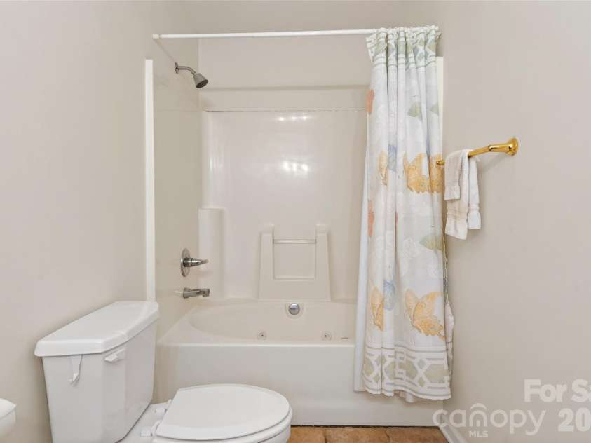 307 Blue Ridge Drive, Marion, NC 28752.  MLS# CAR4371720, YatesRealty ID 18058. 