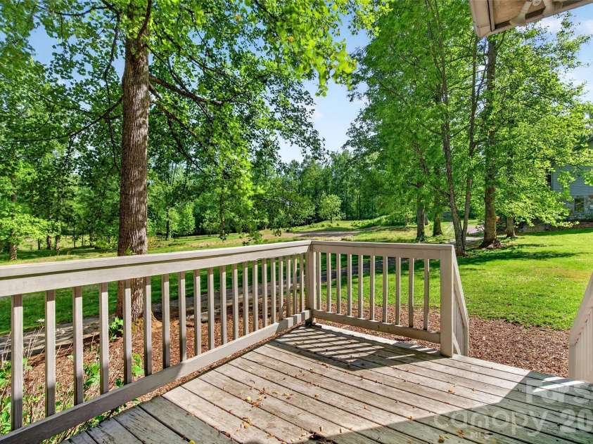 307 Blue Ridge Drive, Marion, NC 28752.  MLS# CAR4371720, YatesRealty ID 18058. 