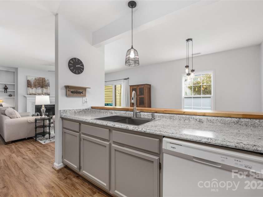 766 Marsh Road, Charlotte, NC 28209.  MLS# CAR4302355, YatesRealty ID 18058. 