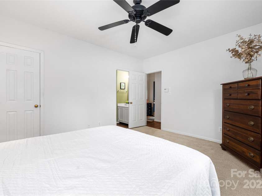 766 Marsh Road, Charlotte, NC 28209.  MLS# CAR4302355, YatesRealty ID 18058. 