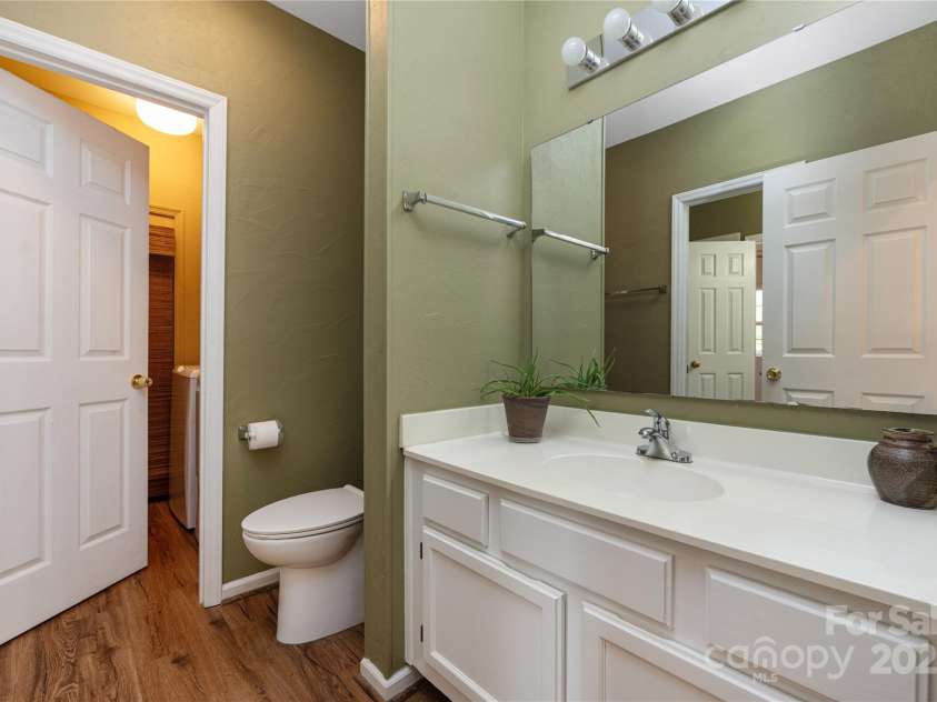 766 Marsh Road, Charlotte, NC 28209.  MLS# CAR4302355, YatesRealty ID 18058. 