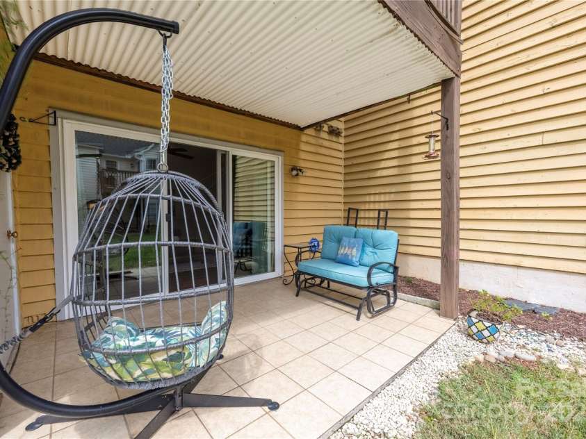 766 Marsh Road, Charlotte, NC 28209.  MLS# CAR4302355, YatesRealty ID 18058. 