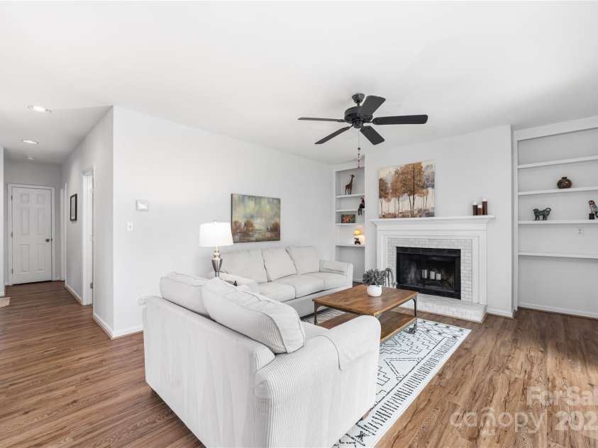 766 Marsh Road, Charlotte, NC 28209.  MLS# CAR4302355, YatesRealty ID 18058. 
