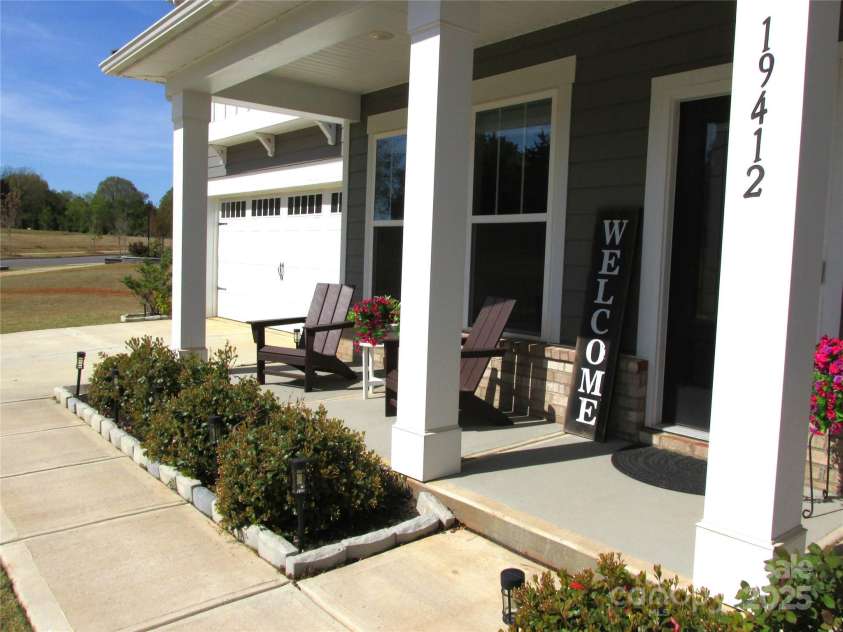 19412 Bird Meadow Drive, Huntersville, NC 28078.  MLS# CAR4240722, YatesRealty ID 18059. 