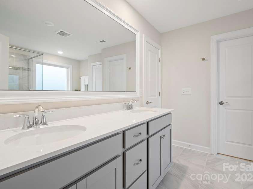 19412 Bird Meadow Drive, Huntersville, NC 28078.  MLS# CAR4240722, YatesRealty ID 18059. 