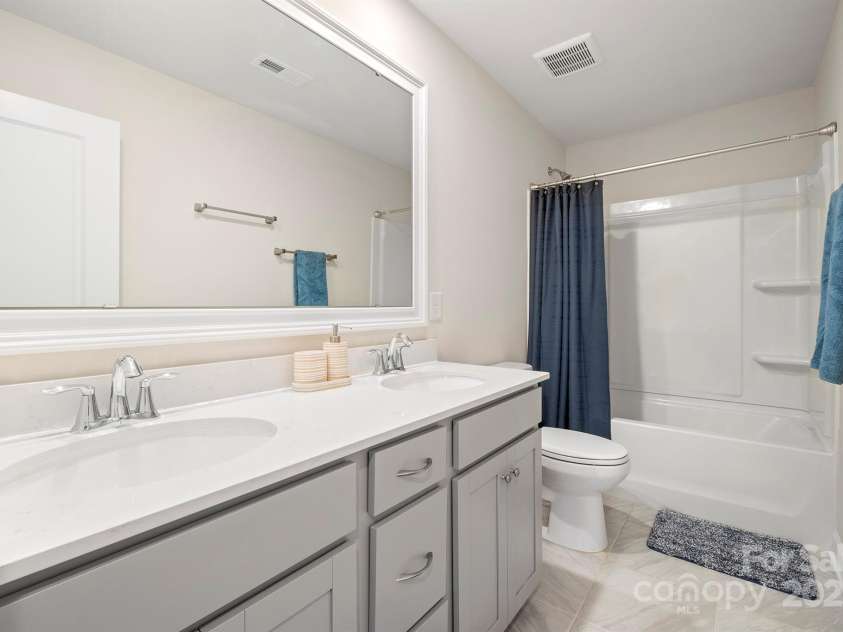 19412 Bird Meadow Drive, Huntersville, NC 28078.  MLS# CAR4240722, YatesRealty ID 18059. 