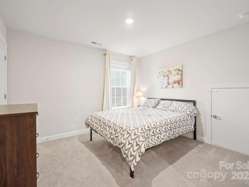 19412 Bird Meadow Drive, Huntersville, NC 28078.  MLS# CAR4240722, YatesRealty ID 18059. 