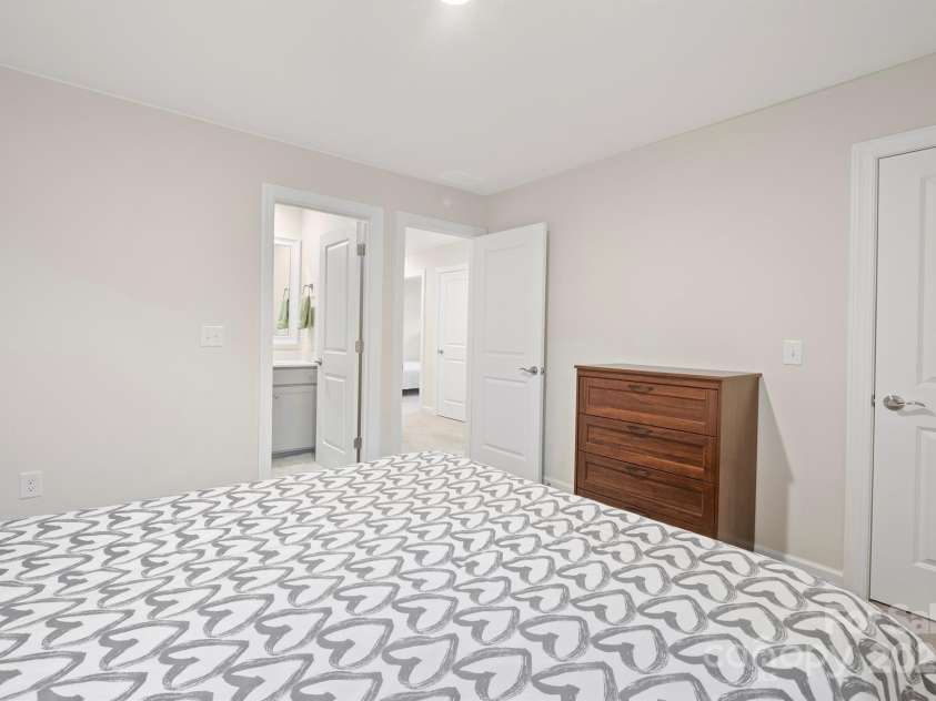 19412 Bird Meadow Drive, Huntersville, NC 28078.  MLS# CAR4240722, YatesRealty ID 18059. 