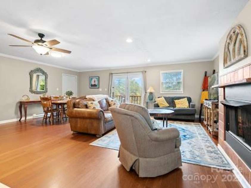 542 Duncan Creek Road, Fletcher, NC 28732.  MLS# CAR4231317, YatesRealty ID 1806. 