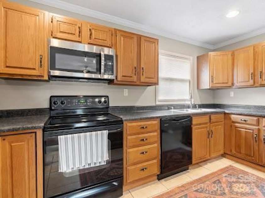 542 Duncan Creek Road, Fletcher, NC 28732.  MLS# CAR4231317, YatesRealty ID 1806. 