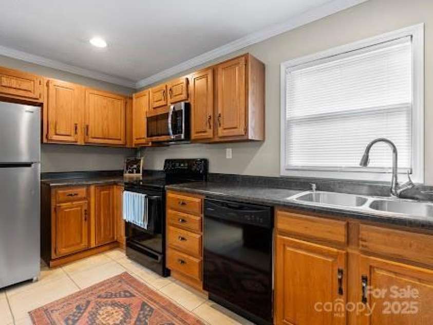 542 Duncan Creek Road, Fletcher, NC 28732.  MLS# CAR4231317, YatesRealty ID 1806. 
