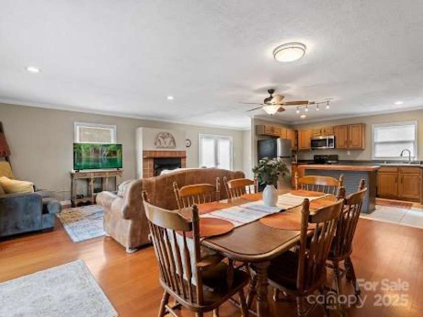 542 Duncan Creek Road, Fletcher, NC 28732.  MLS# CAR4231317, YatesRealty ID 1806. 