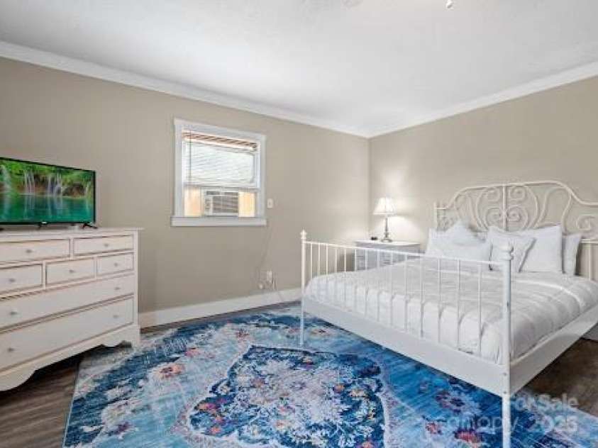 542 Duncan Creek Road, Fletcher, NC 28732.  MLS# CAR4231317, YatesRealty ID 1806. 