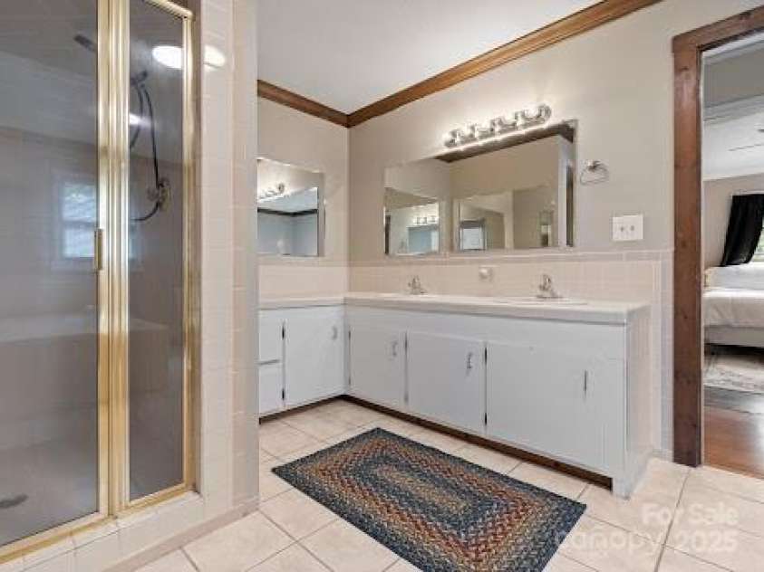 542 Duncan Creek Road, Fletcher, NC 28732.  MLS# CAR4231317, YatesRealty ID 1806. 