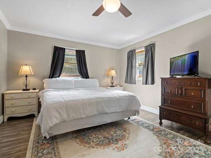542 Duncan Creek Road, Fletcher, NC 28732.  MLS# CAR4231317, YatesRealty ID 1806. 