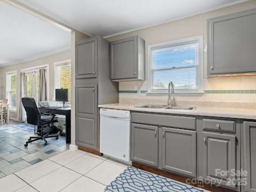 542 Duncan Creek Road, Fletcher, NC 28732.  MLS# CAR4231317, YatesRealty ID 1806. 