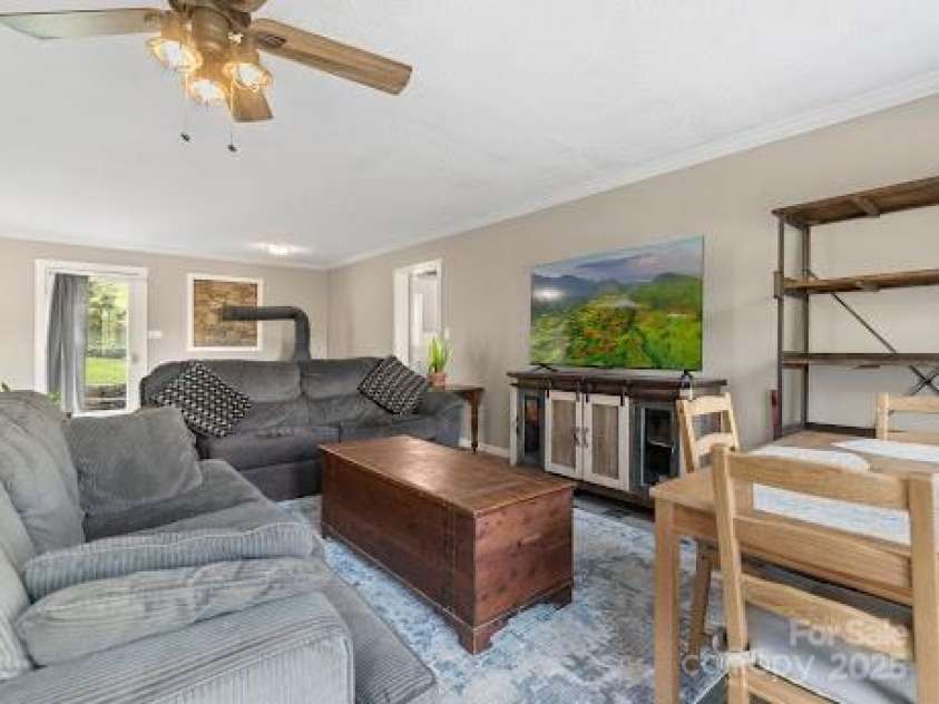 542 Duncan Creek Road, Fletcher, NC 28732.  MLS# CAR4231317, YatesRealty ID 1806. 