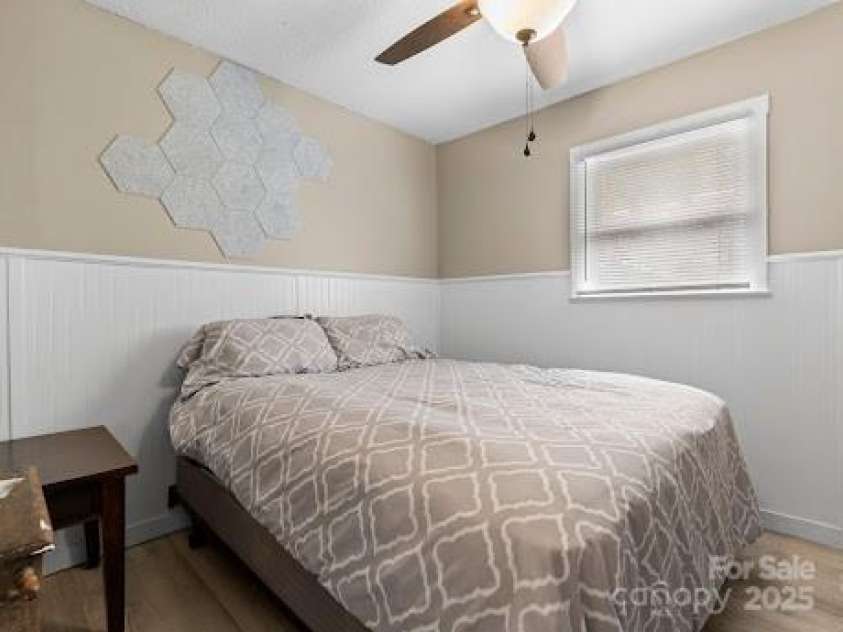 542 Duncan Creek Road, Fletcher, NC 28732.  MLS# CAR4231317, YatesRealty ID 1806. 