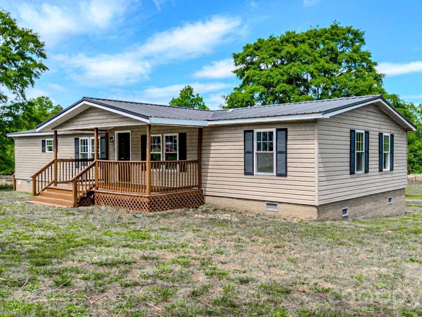 238 Phillips Drive, Forest City, NC 28043.  MLS# CAR4377447, YatesRealty ID 18060. 